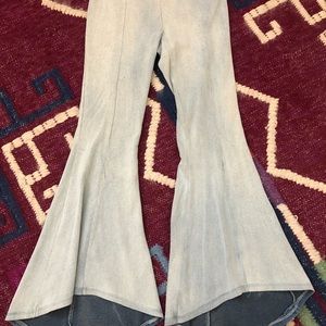 Art class bells with elastic waist, size 7/8